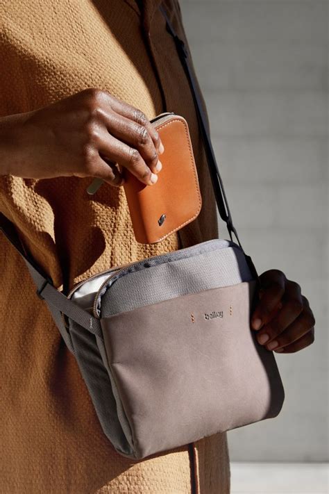 Bellroy City Pouch Premium (leather cross-body bag, e-reader or small tablet, wallet, sunglasses, phone) - Lichen